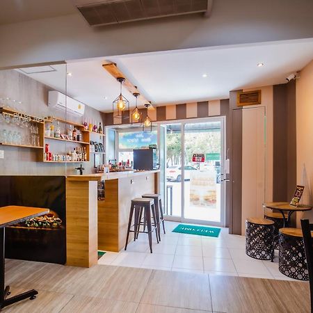 Time Out Hotel Patong Экстерьер фото