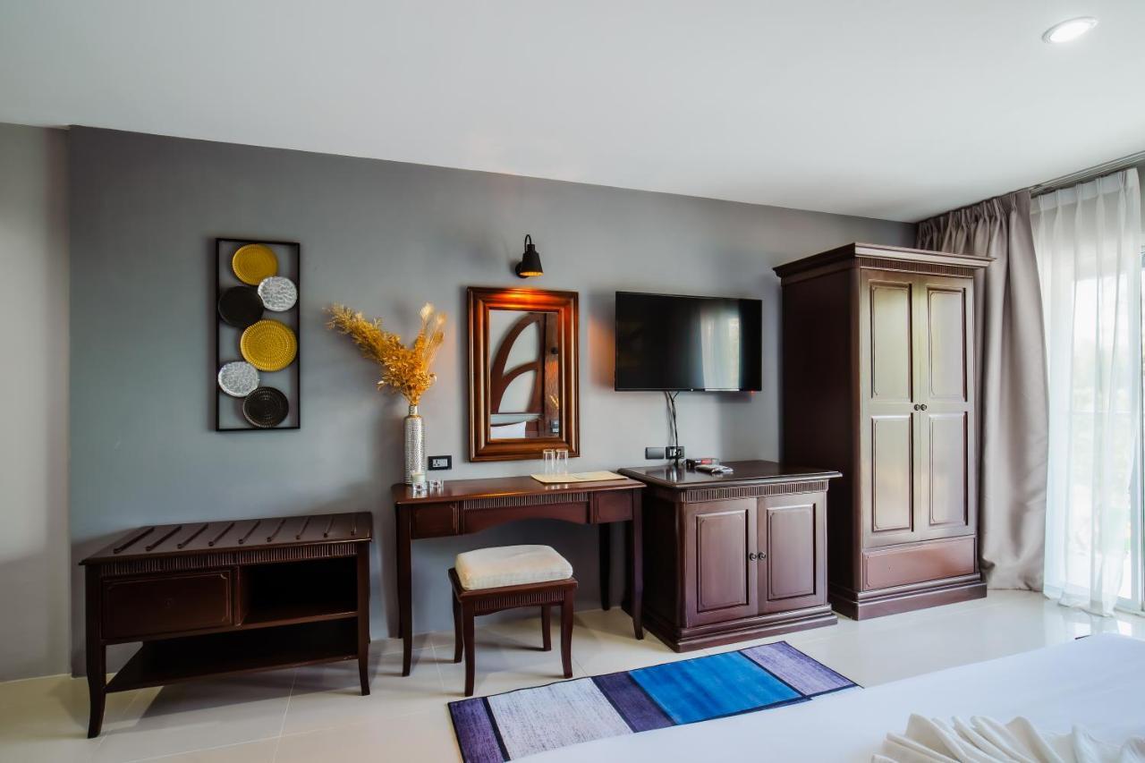 Time Out Hotel Patong Экстерьер фото