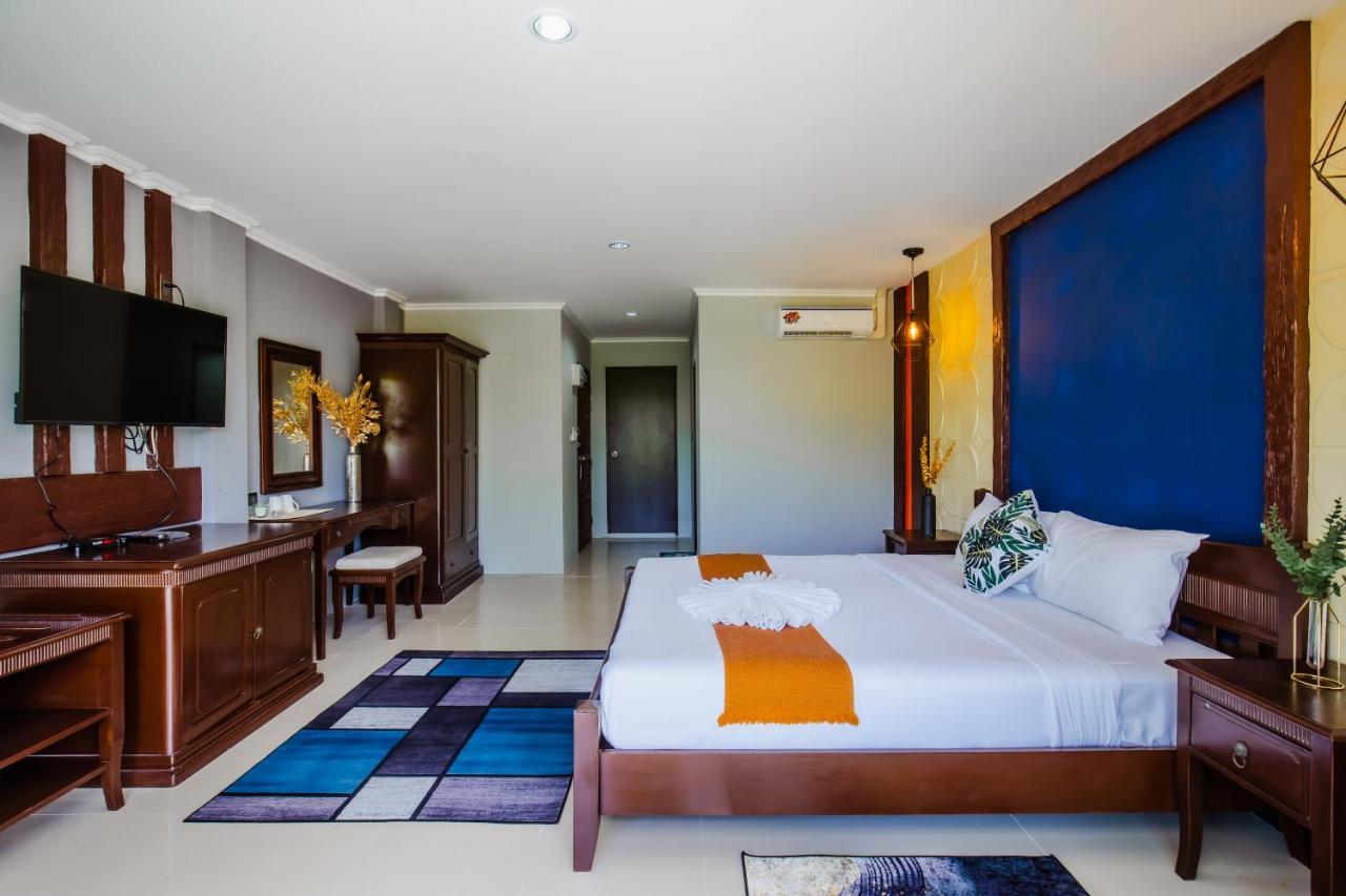 Time Out Hotel Patong Экстерьер фото