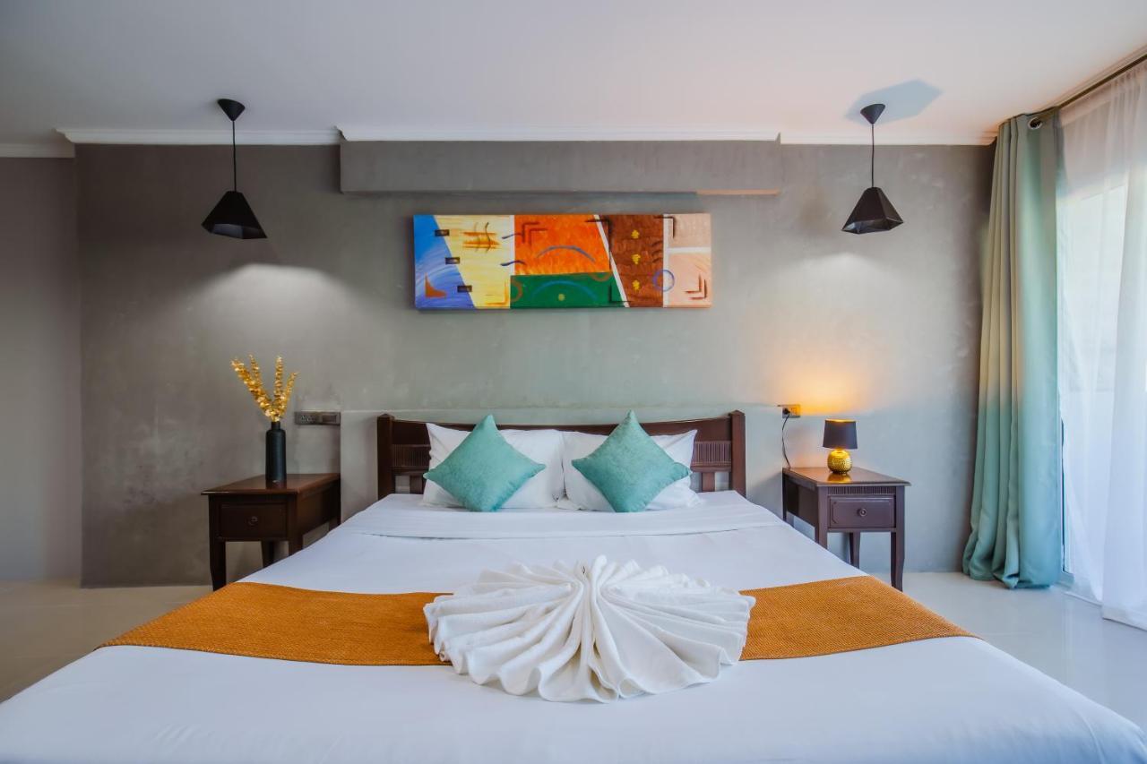 Time Out Hotel Patong Экстерьер фото