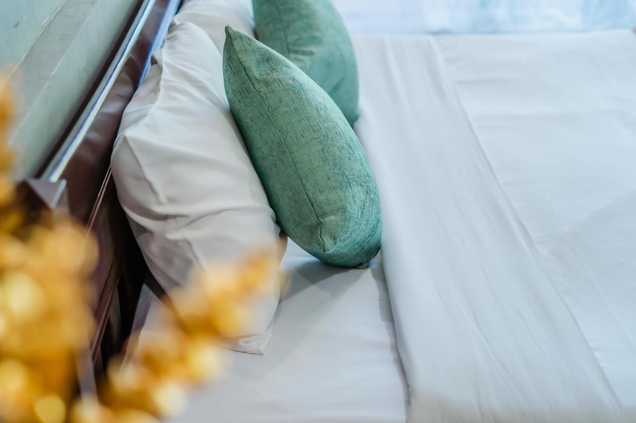 Time Out Hotel Patong Экстерьер фото