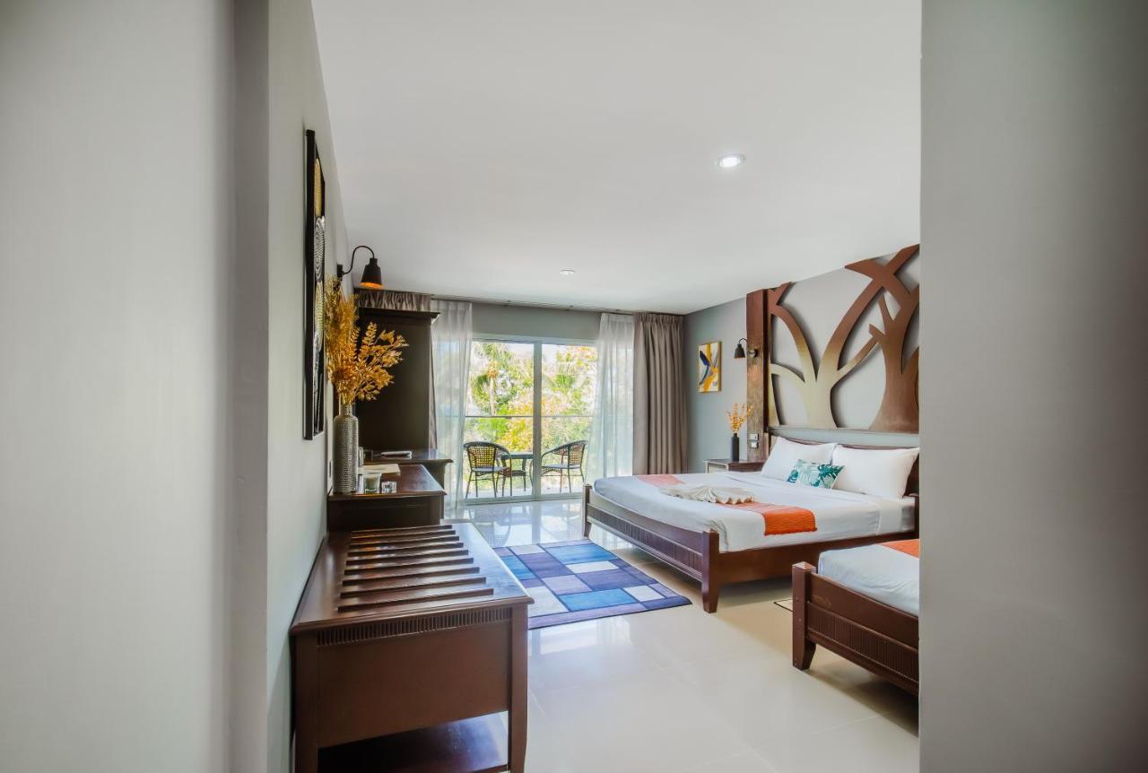 Time Out Hotel Patong Экстерьер фото