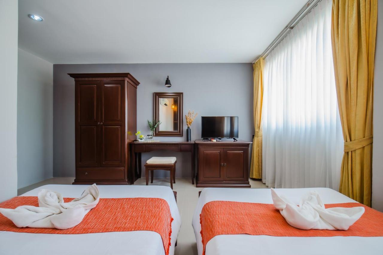 Time Out Hotel Patong Экстерьер фото