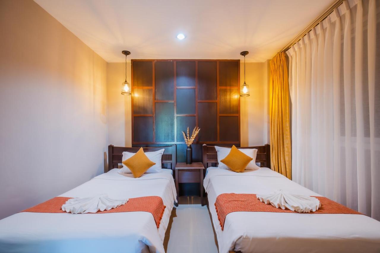 Time Out Hotel Patong Экстерьер фото