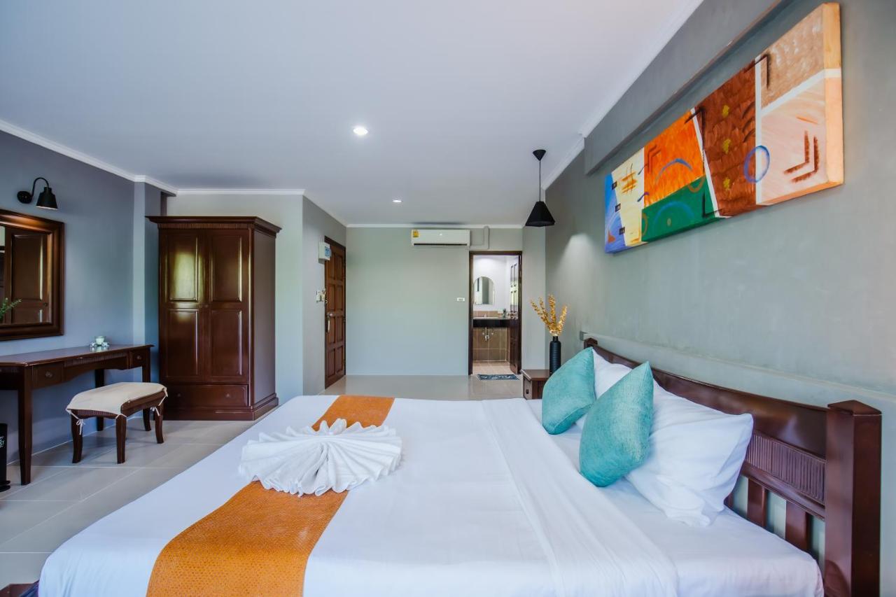 Time Out Hotel Patong Экстерьер фото