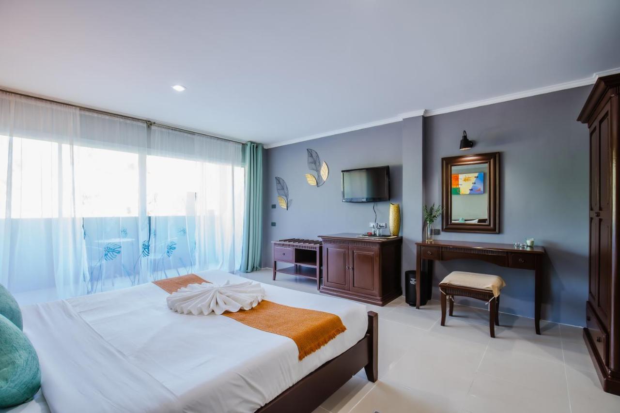 Time Out Hotel Patong Экстерьер фото
