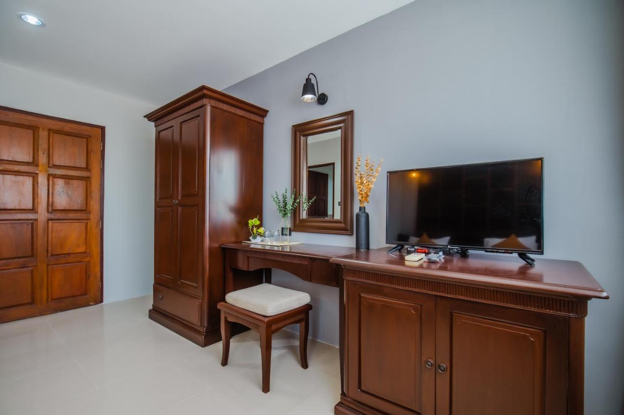 Time Out Hotel Patong Экстерьер фото